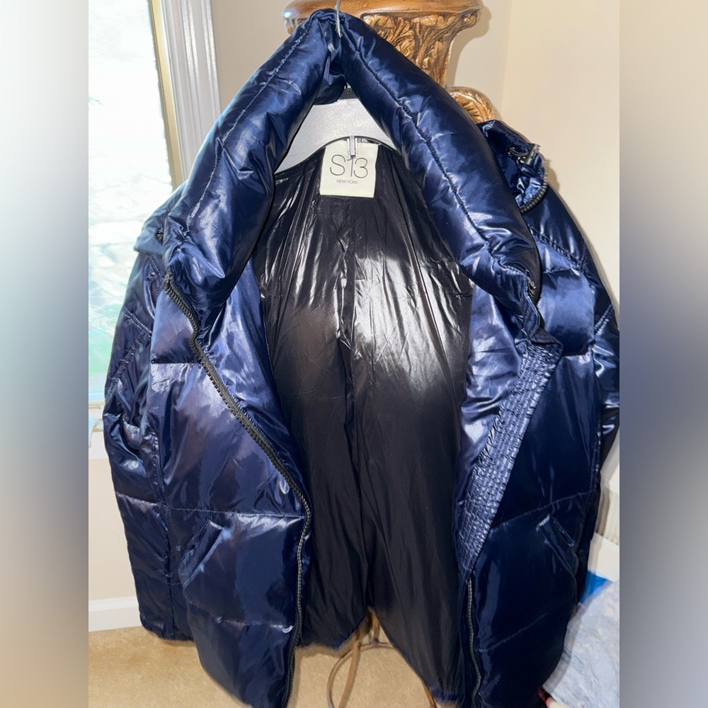 Women’s S13 XXL Metallic Blue Puffer Worn Once
